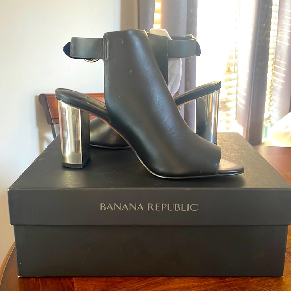 An Early Spring Must Have!! NEW - BR Stylish Peep toes!